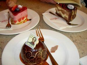 お国柄がわかるケーキ画像集 Twitterren オーストリアのケーキ モーツァルトにちなんだケーキ とても綺麗です T Co Mcqab5uhob