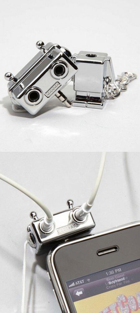 makepolocom's tweet image. 【Headphones Separated Robot】 Some good music needs to be share with friends  , one headphone is so embarrassing!