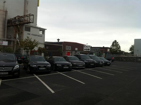 Sybrenophof's tweet photo. @Duitsland heeft duidelijk minder last van crisis. Groot internationaal bedrijf in huis bij @DeFabrique http://t.co/oc08Erv8Z0