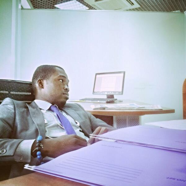 QuakuEfB's tweet photo. Same old quest for money RT @jiblobilo @QuakuEfB lol....hmmmm that's cool....what u up too now ? http://t.co/E1NYPplvql