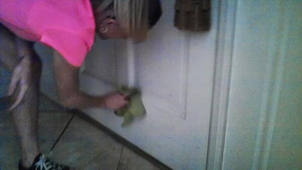 isCrystalClean's tweet image. 