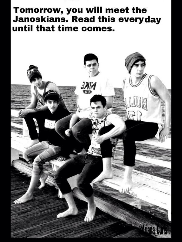 Ariana_Curls's tweet image. Hope you guys like my edit (: