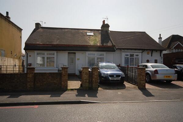 GibbsProperty's tweet photo. 1 Bedroom in Sutton -850 a month!http://t.co/gEMml1Mc7N http://t.co/zdP3a4AFKl