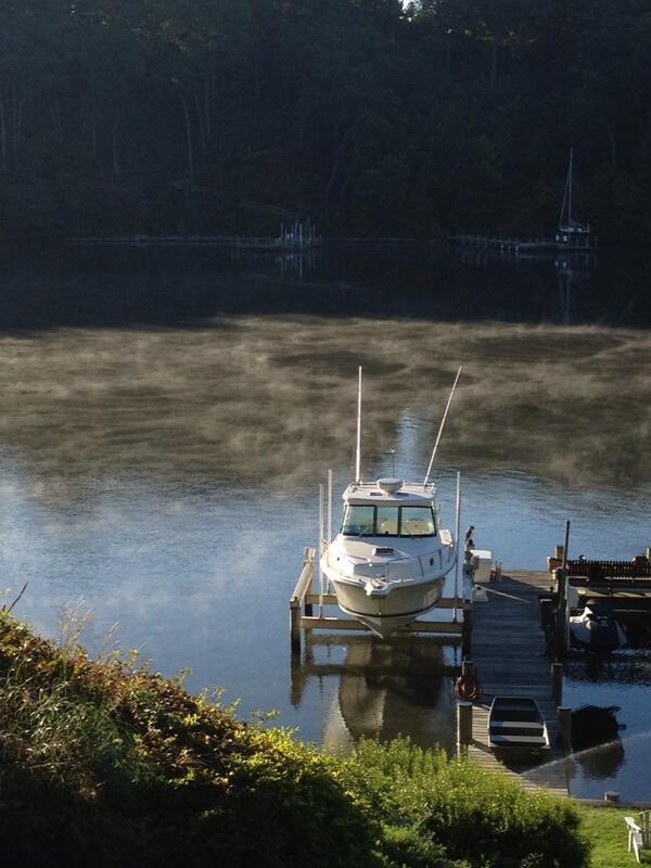 EMILTY21's tweet photo. Smoke on the water! http://t.co/WJ3i1zcVkU