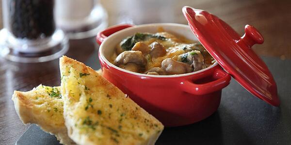 And a twist on an old favourite,cheddar mushrooms,now with fresh spinach and homemade garlic bread #fortheloveofsteak