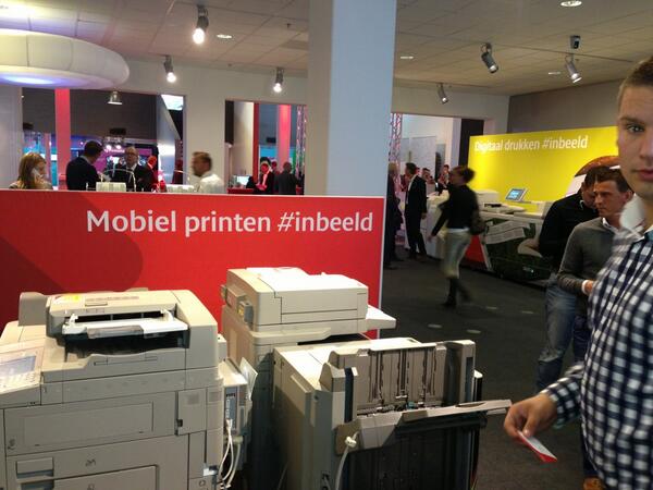 eriksantema's tweet photo. Persoonlijke boekje zojuist mobiel geprint bij #inbeeld #canonmaakthetmakkelijk http://t.co/lEsSIIlhKh