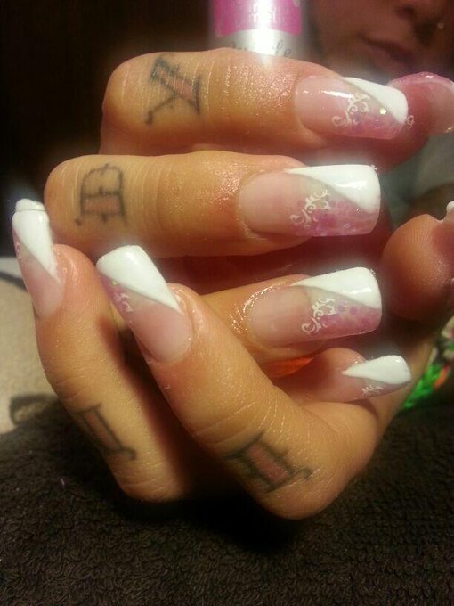 U&ntilde;itas nuevas!!! Esta vez algo mas recatadas xo xa la proxima vez algo nuevo y extrabagante jiji http://t<a href="/tag/cabrones"class="tags"><span>#cabrones</span></a>