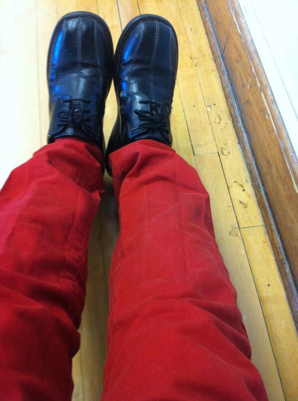 You know what day it is #RedPantWednesday #WearRedWednesday