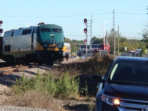 The scene at Fallowfield and Woodroffe #cbcott #octranspo #via http://twitter.com/GiacomoPanico/status/380328334954991616/photo/1