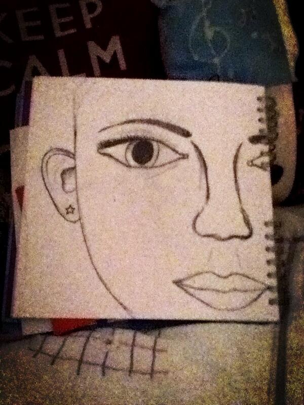 AmyPacker123's tweet photo. Booarrrd havent drawn hair yet http://t.co/CDLyGhShLK