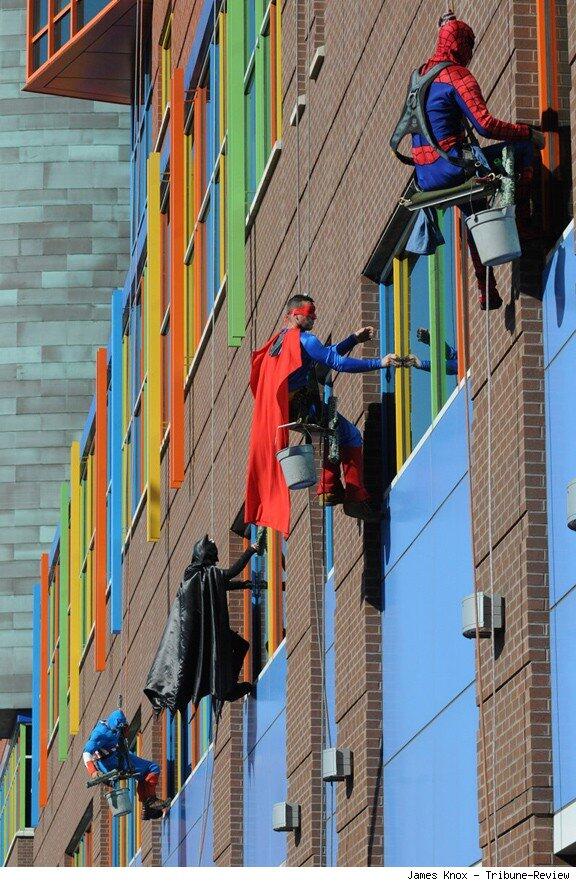 jphoosier00's tweet photo. I think all window washers should dress like these guys.  #superwashers http://t.co/P4gQeL3wli
