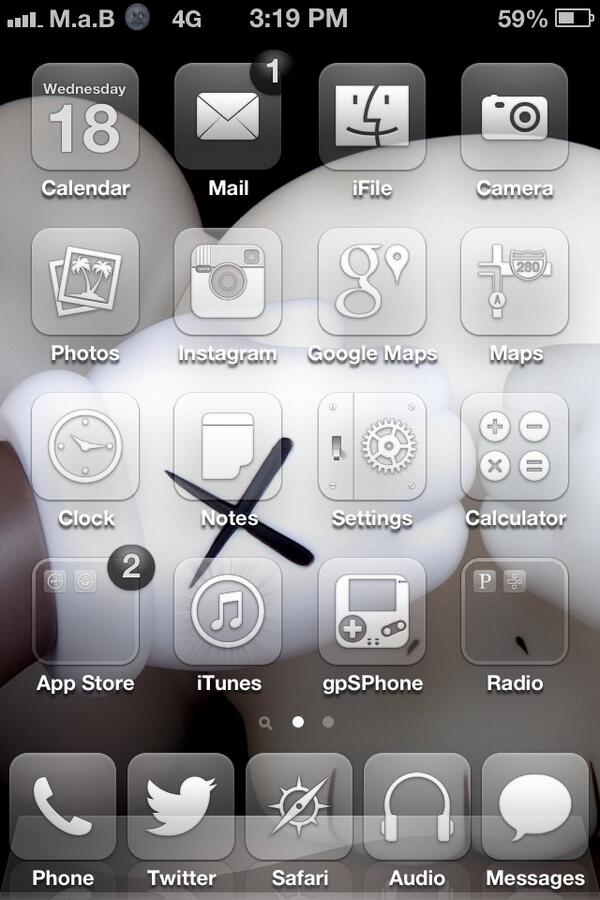 Mabtrix_'s tweet image. #TeamiPhone #iOS7BetterBeAbleTo