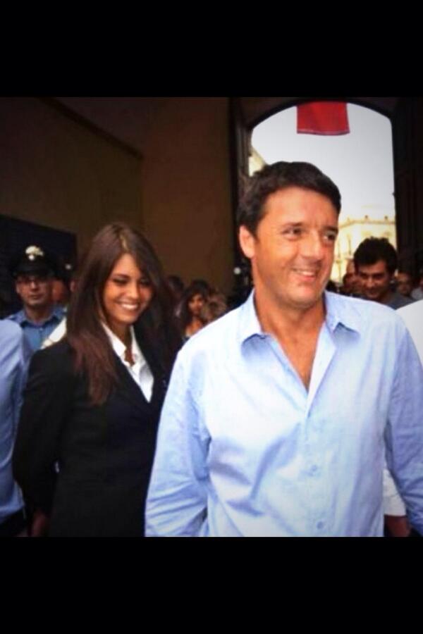 FabiolaMaggio's tweet photo. Io e @matteorenzi 💼 http://t.co/PsMJVhoLb8