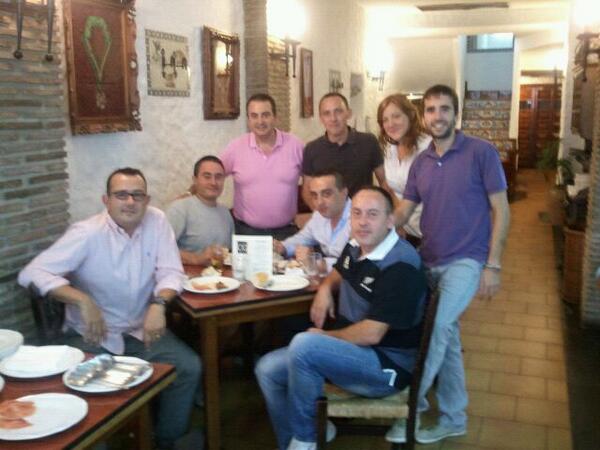 svalldecabres's tweet photo. Empresarios de #QuartdePoblet se reinventan @EspectaculosMON @carlitoss_75 @casagijon @luispufi @DigvalEsport http://t.co/e1f4WQL4DN