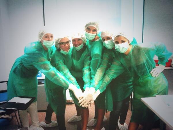 lorenadb28's tweet photo. Enfermería! Este grupo mola! Mis chicas especiales!!! @ana__go @inmaalcaraz4 @cyn_6 #mary #vero.... http://t.co/cEuhwkhICX