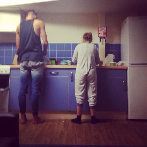 elliewaltonx's tweet photo. @ShaunDARBYSHIRE #little&amp;large http://t.co/vgzW2Us1ns