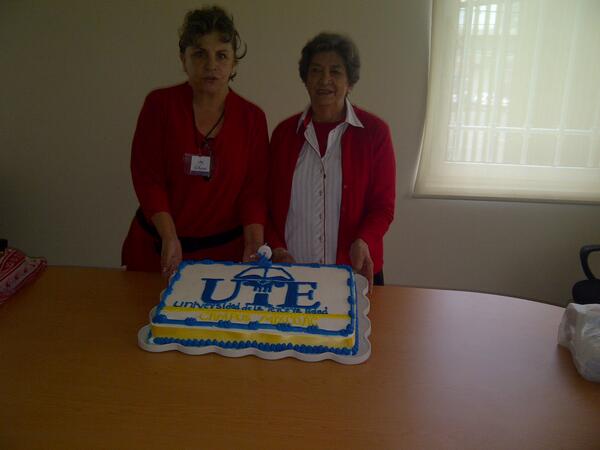 uni3raedadbj's tweet photo. AGRADESEMOS A -OLGA FINK SERRALDE -SUSANA LOPEZ MARTINEZ -SARA CAMARGO PINEDA ALUMNAS HICIERON POSIBLE PASTEL 2AÑOS http://t.co/U2iIIGdbrU