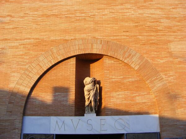 EASDMERIDA's tweet photo. http://t.co/vMElm9mnqu     El día 30 termina la exposición TESELA realizada por la Escuela , sobre el mosaico . http://t.co/SbteWhHaqU