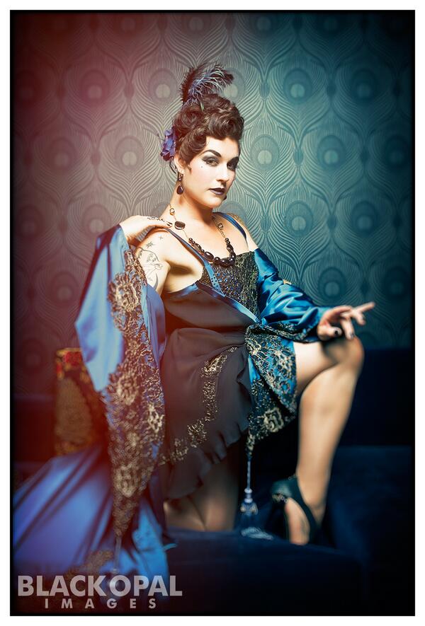 BlackOpalImages's tweet photo. Collaboration with Burlesque Beauty @LolaFrost @chillwinston #burlesque #portraitphotography #Vancouver http://t.co/wEV1nt2CeT