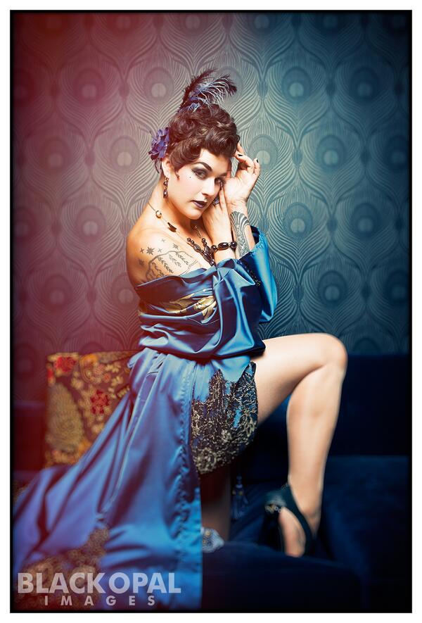 BlackOpalImages's tweet photo. Collaboration with Burlesque Beauty @LolaFrost @chillwinston #burlesque #portraitphotography #Vancouver http://t.co/xZFnFULRmo
