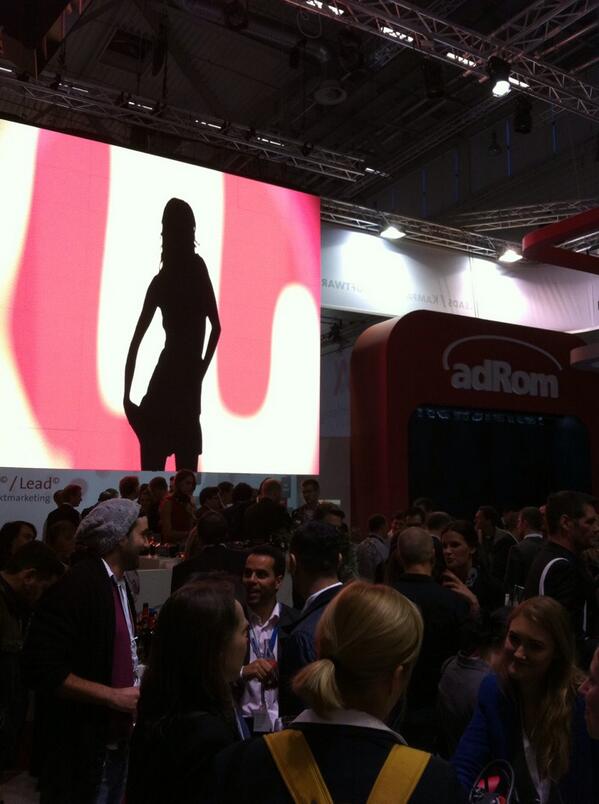 AboutMedia_Wien's tweet image. Das versprochene Foto #AdRom #AboutMedia #dmexco #party
