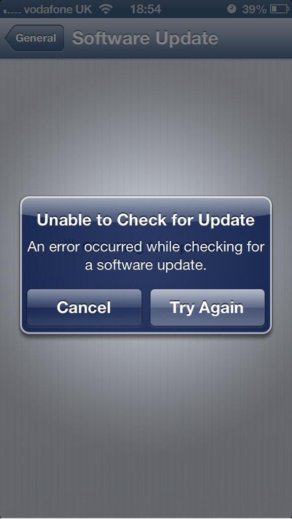 derbydan_6's tweet image. Anyone know why it would do this? #iOS7GM #apple