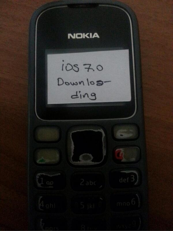 transcommunist's tweet image. #iOS7BetterBeAbleTo be installed into all mobile phones -- getting high with my old school Nokia, bitch!
