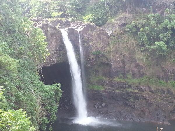 TavaresBrett's tweet photo. More waterfalls going swimming again #alohapeople http://t.co/J4EpjIXBtK
