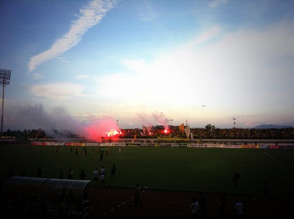 Addicted_distro's tweet photo. Semoga tahun depan Barito Putra Juara ISL Amiiin... @BaritoMania @baritoputera http://t.co/aQ6QIu62gz