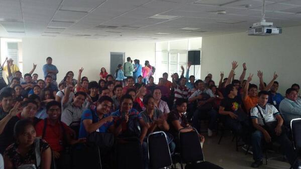 joeleduardo_es's tweet image. Con la banda del #CONAIS :D #BBElite #TeamBlackberry #WebWorks #RetoBB10
