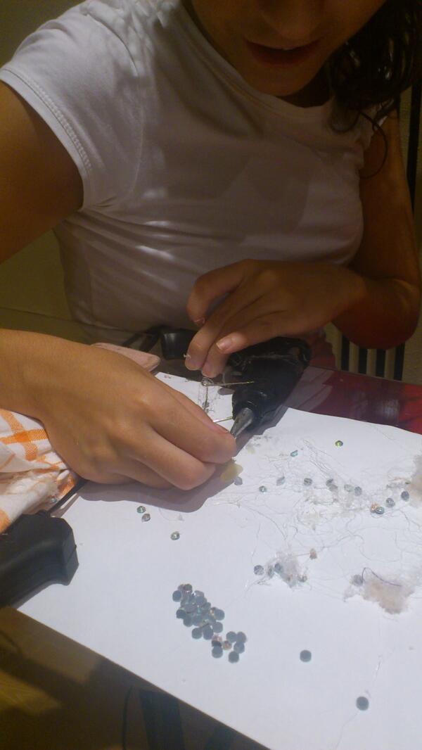 sario__17's tweet photo. Dos de la maňana y @NoelitaMoreno sigue poniendo piedras....#gracias http://t.co/vpqQfGSDEO