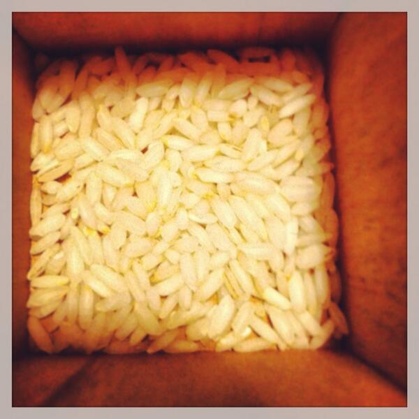 BeckyBellworthy's tweet photo. My pot of blessed rice given to me by Llama Geshe, that I carried every day on Everest. #SentimentalValue http://t.co/BFOq1ARJtw