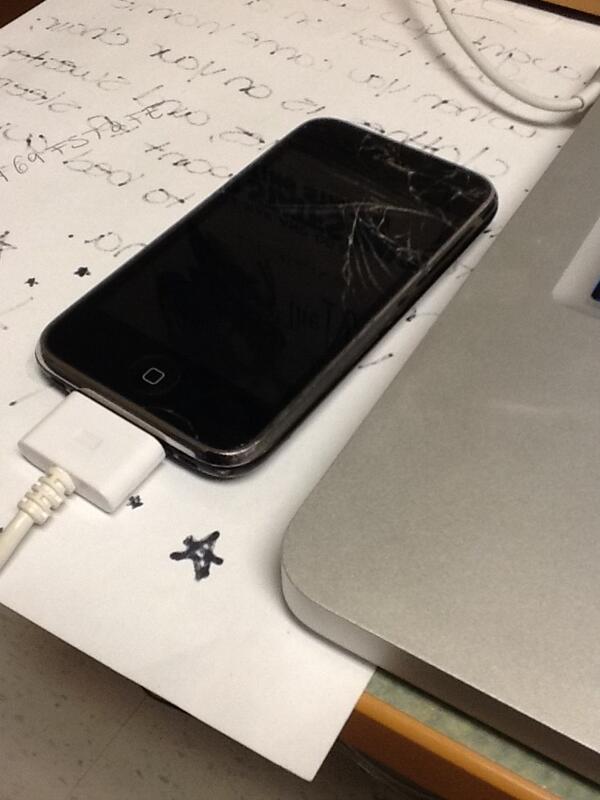 carlyrobts17's tweet photo. I wish the 3G supported software updates.. http://t.co/ocgbrJqfFe