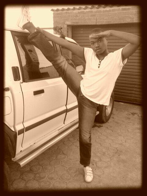 siphe_skin's tweet photo. Lol nice 1 RT @KHABONINA_Q: #iLoooooveit ! Lol RT @LEON_ZOLANSKI2: @KHABONINA_Q We in this TOGETHER. http://t.co/J3UrGk21xt