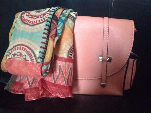 hiddenhijabis's tweet photo. New funky hijabs at just £3 http://t.co/7Z0kqpRVbO