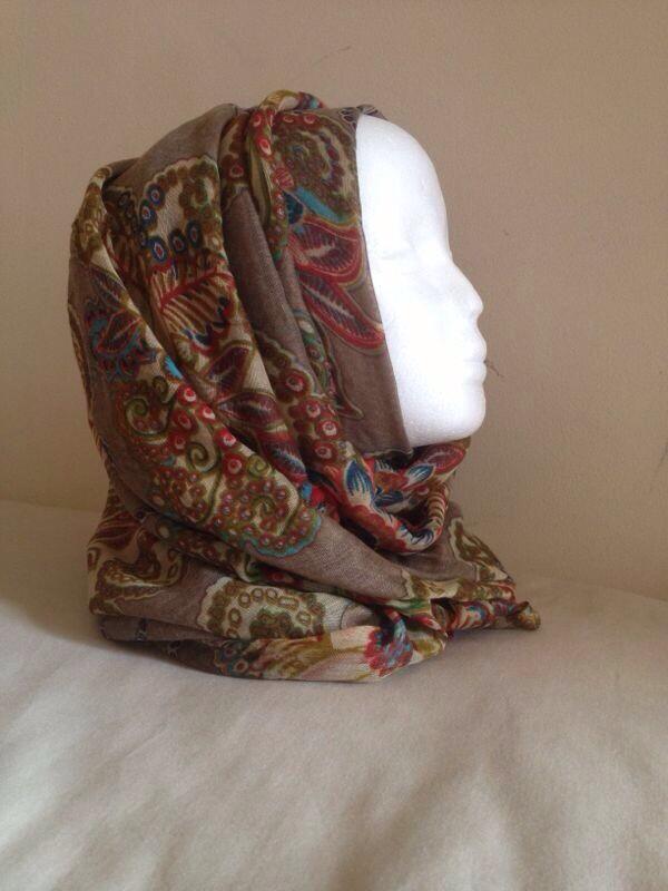 hiddenhijabis's tweet photo. Paisley multicoloured hijab diff colours also available 😉 http://t.co/UiByfRHI3M