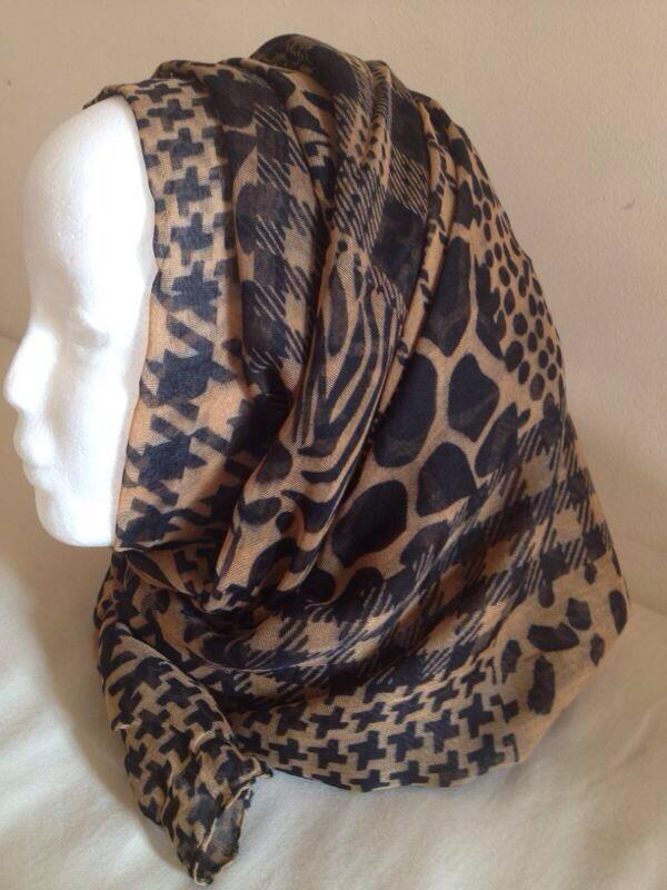 hiddenhijabis's tweet photo. Loads of animal prints in one funky beige and black maxi hijab 😃 http://t.co/U82IruUOH6