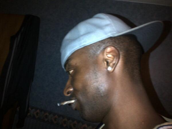 NCeaser_HSA's tweet image. His view of me....#SideOn hmmmmm lool