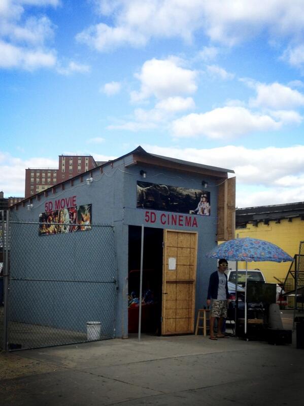 minakimes's tweet photo. stumbled across the future #somanydimensions http://t.co/AGC7zNzIKp