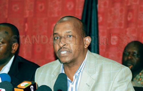 StandardKenya's tweet photo. #Duale reveals Sh15 billion oil deal scam by Kibaki regime http://t.co/fMZWSqq4NU http://t.co/MHnb2qkUJE