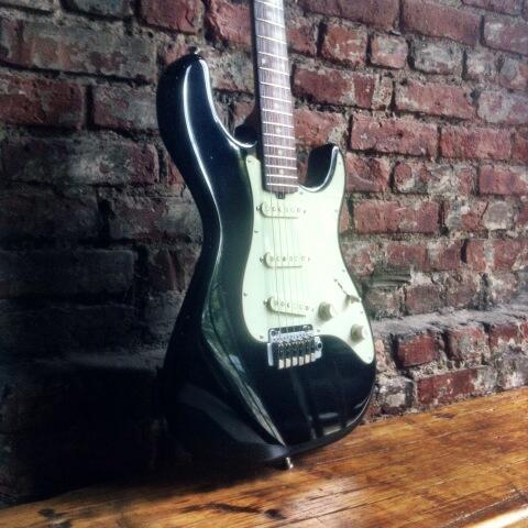 RadackGuitars's tweet photo. Come hang out with Blackie at the @BklynGuitarShow this Sunday 9/22 @brooklynbowl http://t.co/xqC7PQSNbE
