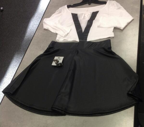 HerobsessionKim's tweet photo. Check out our new line of all BLACK AND WHITE fashion.  

So cute and so much to pick from http://t.co/whAbojUpUL