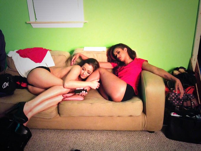 Naptime on set with @MissDaniDaniels and @Skin_Diamond http://t.co/tBIDFWgzMM