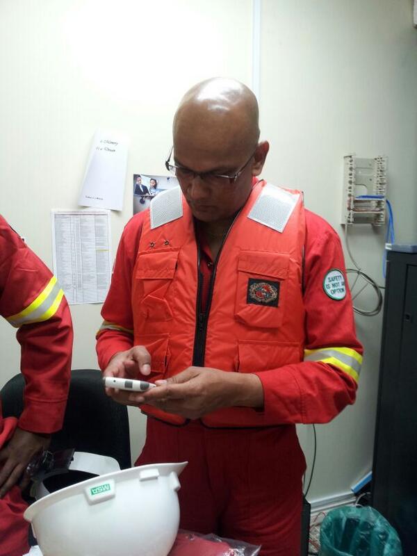 chanmaharaj's tweet image. Making use of techno while preparing for offshore trip...#work #technologyatwork