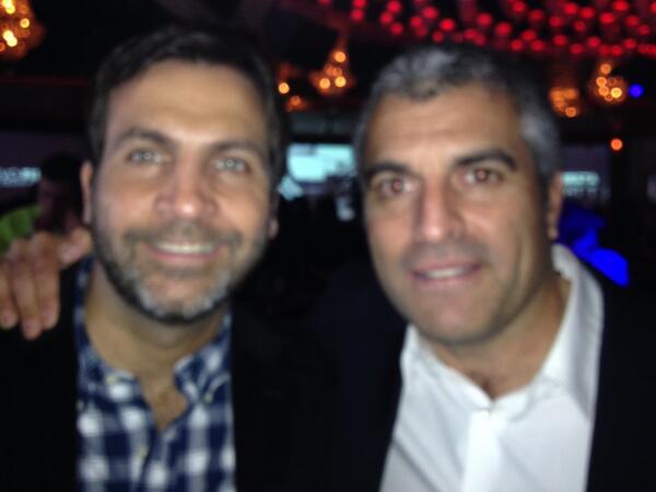 TotiPasman's tweet photo. Con mi gran amigo @rarigane #fiestatestlife http://t.co/12Ui3TuECK
