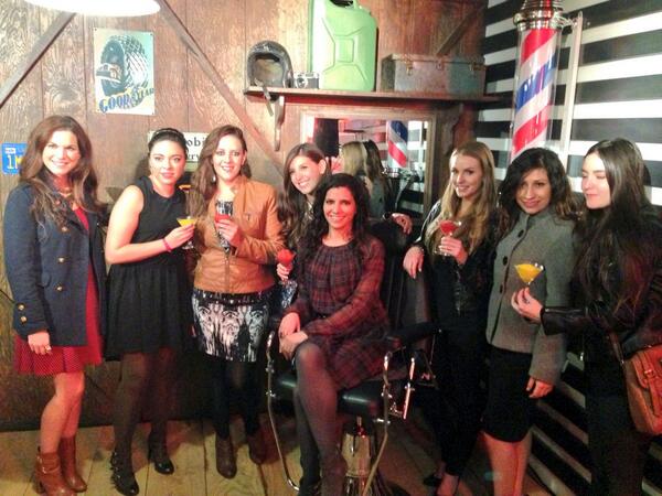 cosmopolitanmx's tweet photo. El equipo #Cosmo en la #cosmonight . Guapísimas todas y con una actitud increíble!  #alphastore http://t.co/lZzh2CIKol