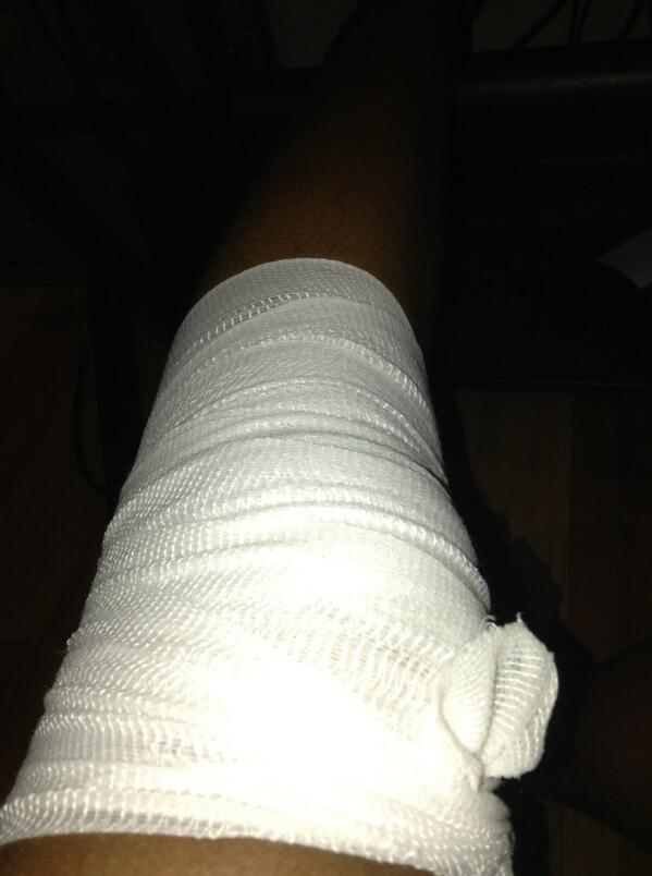 Sherisse09's tweet image. This is the state of my knee guys! #TennisProblem 😖😕😨😫😪😣 no track &amp;amp; field for me :-(