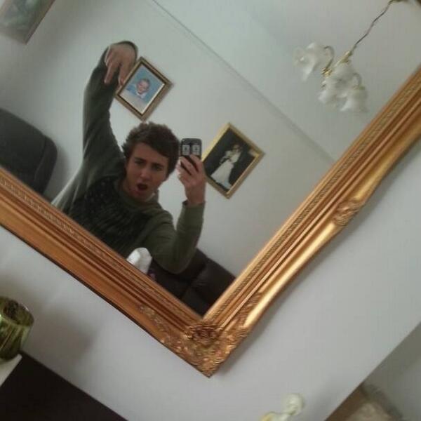 suuup_'s tweet photo. how am I single http://t.co/U1VfNYWpp9