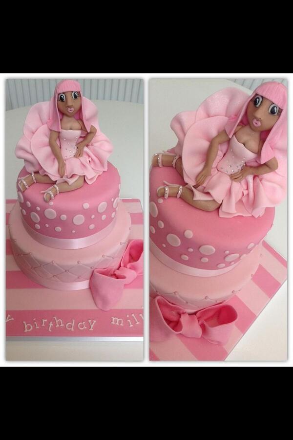 maloney_r's tweet photo. @NICKIMINAJ please RT this Nicki Minaj cake by http://t.co/DkhXW5QFiY!!! http://t.co/dqlynEeF10 http://t.co/48dbOsnH42