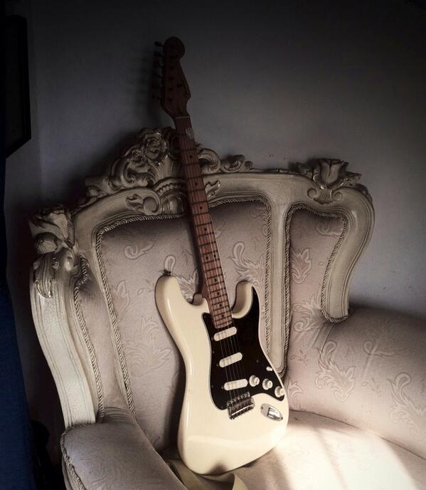 Play Loud <a href="/Fender/">Fender</a>